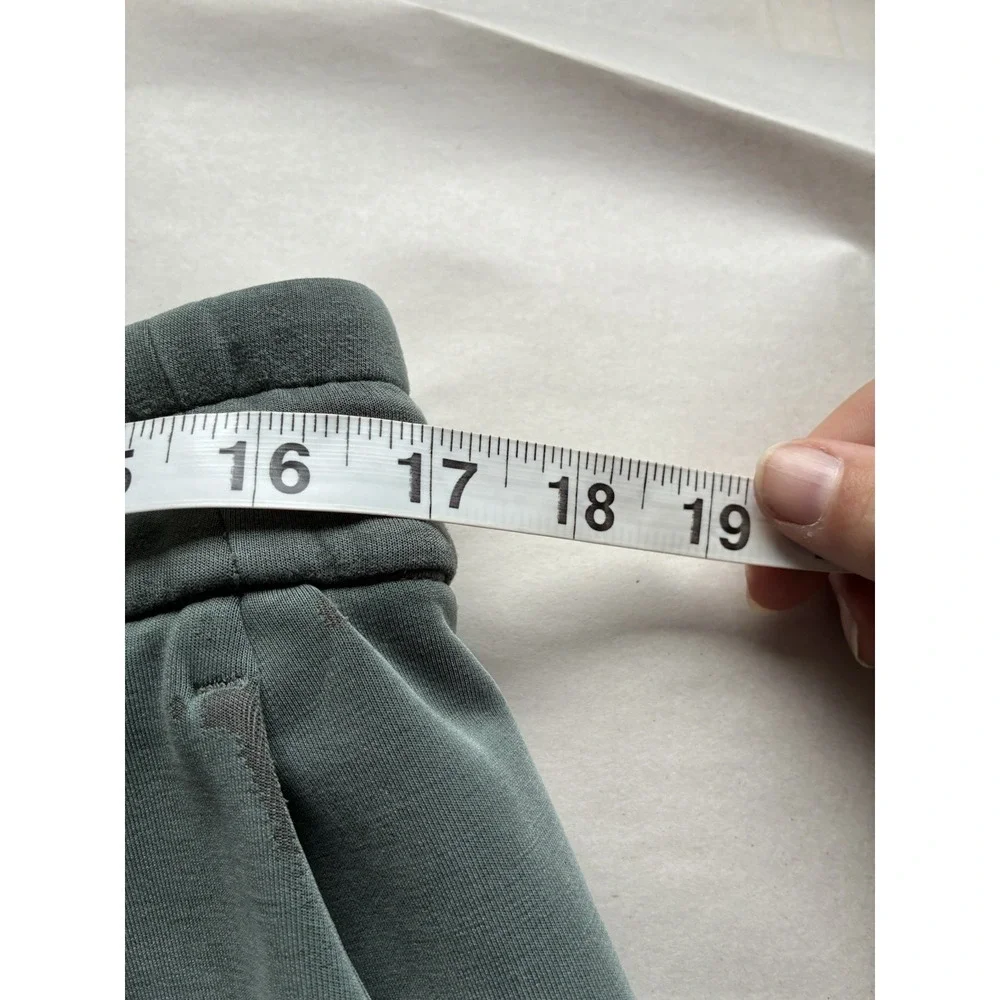 lululemon becalm mid-rise wide-leg pant Sz 12 Green Has Slight Wear On Pockets